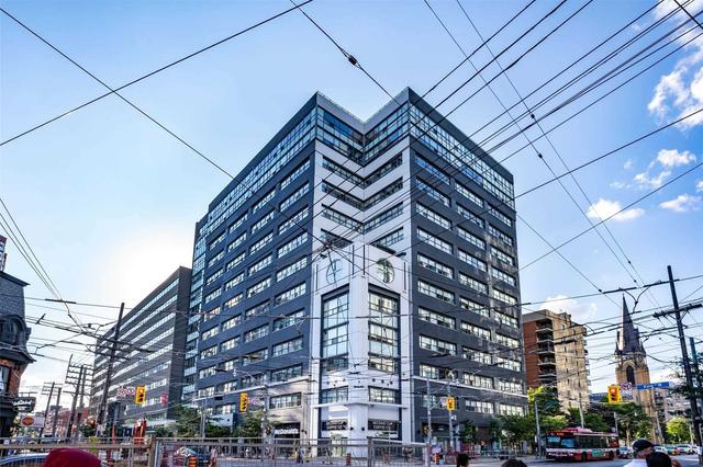 1002 - 700 King St W, Condo with 2 bedrooms, 2 bathrooms and 1 parking in Toronto ON | Image 1