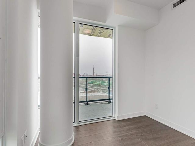 s904 - 180 Mill St, Condo with 2 bedrooms, 1 bathrooms and 0 parking in Toronto ON | Image 6