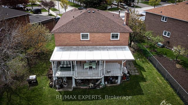 101 Dunstan Cres, House detached with 4 bedrooms, 3 bathrooms and 6 parking in Vaughan ON | Image 5