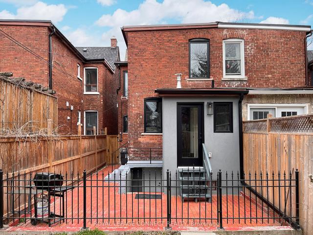 566 Gladstone Ave, House semidetached with 3 bedrooms, 3 bathrooms and 1 parking in Toronto ON | Image 24
