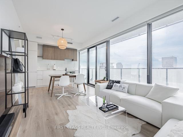 2704 - 161 Roehampton Ave, Condo with 2 bedrooms, 2 bathrooms and 1 parking in Toronto ON | Image 7