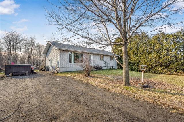 3458 Pattee Road, House detached with 4 bedrooms, 1 bathrooms and 5 parking in East Hawkesbury ON | Image 2