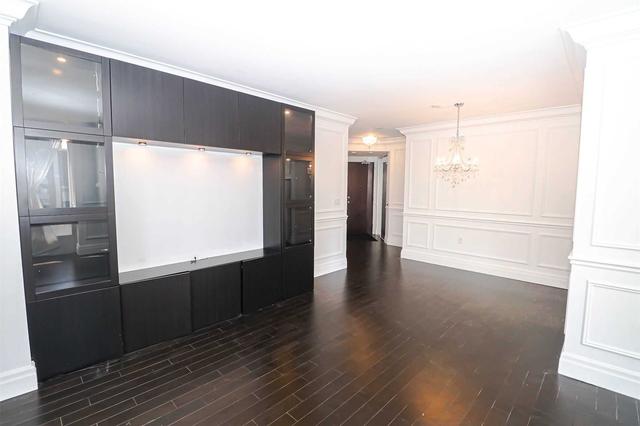 1111 - 85 Bloor St E, Condo with 2 bedrooms, 2 bathrooms and 1 parking in Toronto ON | Image 5