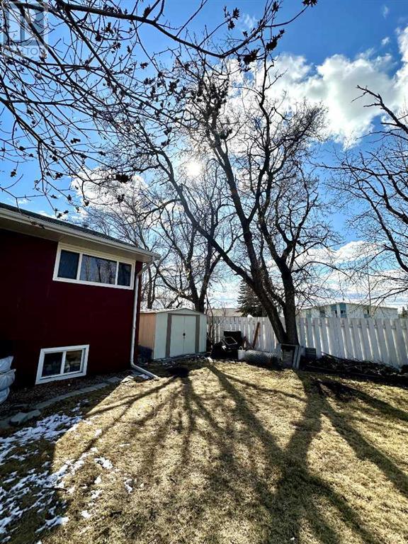 9926 107 Avenue, House detached with 3 bedrooms, 2 bathrooms and 6 parking in Grande Prairie AB | Image 38