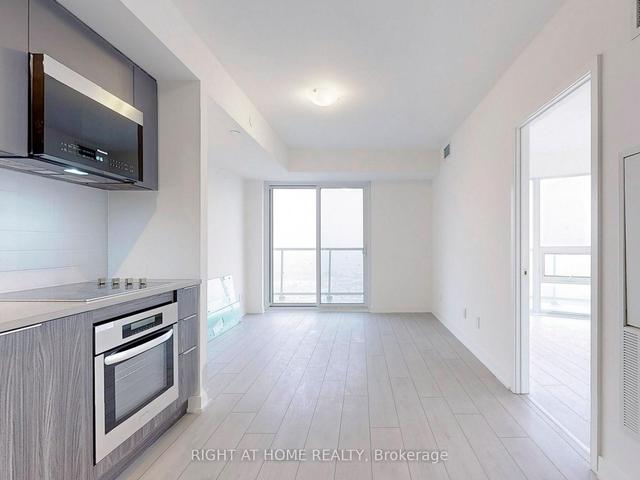 3315 - 2031 Kennedy Rd, Condo with 2 bedrooms, 2 bathrooms and 1 parking in Toronto ON | Image 4