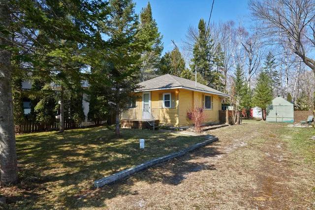 18 Lakeview Rd, House detached with 2 bedrooms, 1 bathrooms and 4 parking in Oro Medonte ON | Image 12