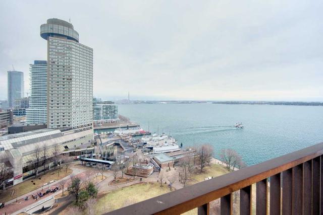1804 - 33 Harbour Sq, Condo with 2 bedrooms, 2 bathrooms and 1 parking in Toronto ON | Image 13