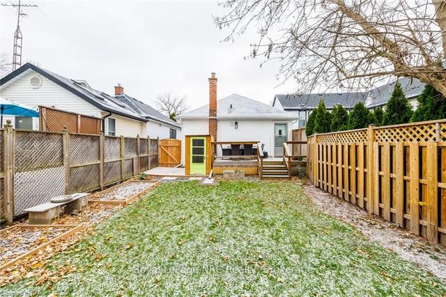 37 Lock St, House detached with 2 bedrooms, 1 bathrooms and 0 parking in St. Catharines ON | Image 11