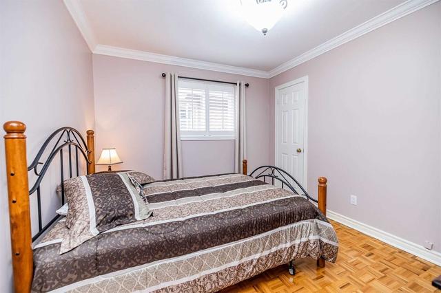 31 Keith Ave, House semidetached with 3 bedrooms, 3 bathrooms and 3 parking in Toronto ON | Image 22