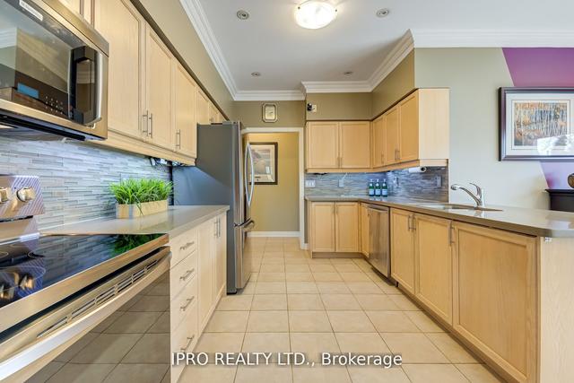 2 Orchard Park Gate, Condo with 2 bedrooms, 3 bathrooms and 4 parking in Brampton ON | Image 4