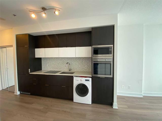 1002 - 318 Richmond St, Condo with 1 bedrooms, 1 bathrooms and 0 parking in Toronto ON | Image 5