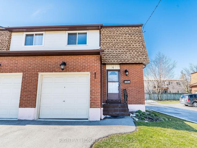 4 - 899 Stone Church Rd E, Townhouse with 3 bedrooms, 2 bathrooms and 2 parking in Hamilton ON | Image 1