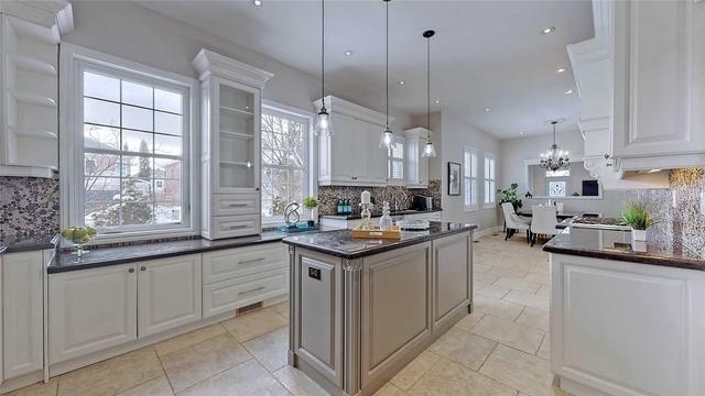 36 Regent St, House detached with 6 bedrooms, 5 bathrooms and 7 parking in Richmond Hill ON | Image 3