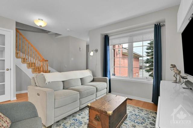 40 Celebration Street, Townhouse with 3 bedrooms, 2 bathrooms and 3 parking in Ottawa ON | Image 3