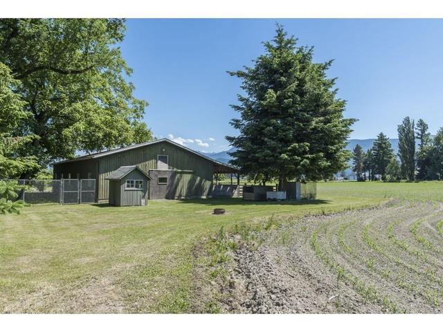 41594 South Sumas Road, House detached with 3 bedrooms, 2 bathrooms and null parking in Chilliwack BC | Image 11