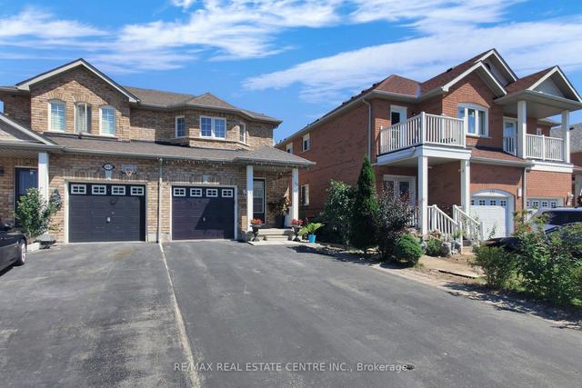 359 Oaktree Circ, House semidetached with 3 bedrooms, 3 bathrooms and 3 parking in Mississauga ON | Image 12