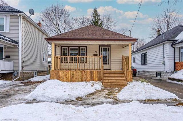 48 St. Patrick St, House detached with 2 bedrooms, 1 bathrooms and 1 parking in St. Catharines ON | Image 1