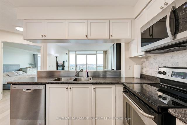 1401 - 185 Legion Rd, Condo with 1 bedrooms, 1 bathrooms and 1 parking in Toronto ON | Image 23