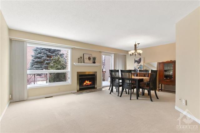 12 Willwood Crescent, Townhouse with 3 bedrooms, 3 bathrooms and 2 parking in Ottawa ON | Image 3
