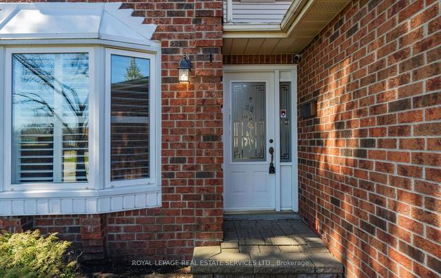 1202 Maple Ridge Dr, House detached with 4 bedrooms, 3 bathrooms and 4 parking in Pickering ON | Image 23