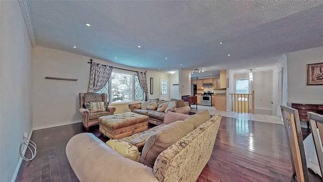 249 Palmer Ave, House detached with 2 bedrooms, 2 bathrooms and 6 parking in Richmond Hill ON | Image 23