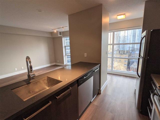 1106 - 11 St Joseph St, Condo with 2 bedrooms, 2 bathrooms and 0 parking in Toronto ON | Image 18