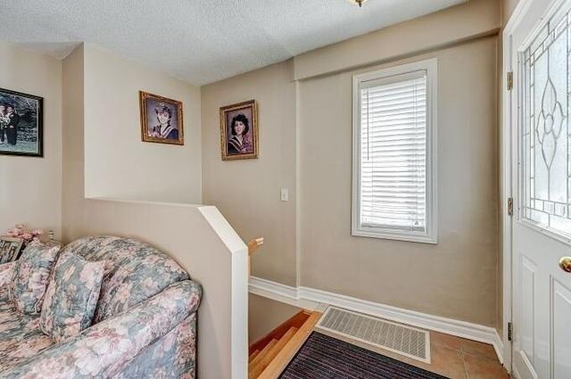 613 Caledonia Rd, House detached with 2 bedrooms, 2 bathrooms and 3 parking in Toronto ON | Image 9