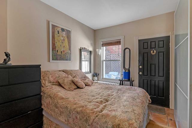 66 Oxford St, House detached with 4 bedrooms, 3 bathrooms and 0 parking in Toronto ON | Image 33