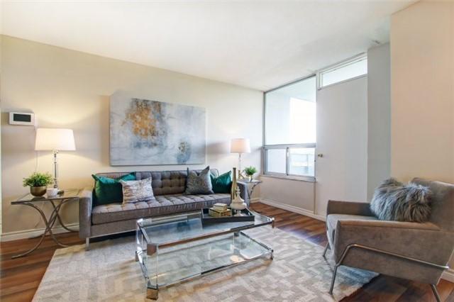802 - 10 Edgecliff Gfwy, Condo with 2 bedrooms, 1 bathrooms and 1 parking in Toronto ON | Image 4