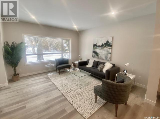 1632 Wiggins Avenue S, House detached with 3 bedrooms, 3 bathrooms and null parking in Saskatoon SK | Image 3