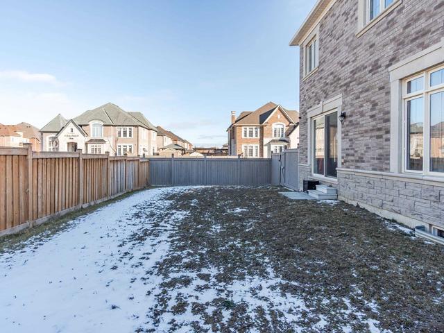 38 Gordon Randle Dr, House detached with 5 bedrooms, 5 bathrooms and 7 parking in Brampton ON | Image 33
