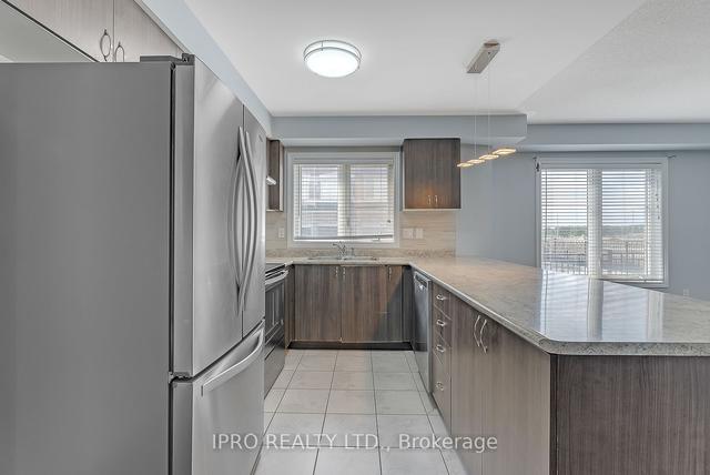 13 - 200 Veterans Dr, Townhouse with 3 bedrooms, 3 bathrooms and 2 parking in Brampton ON | Image 2