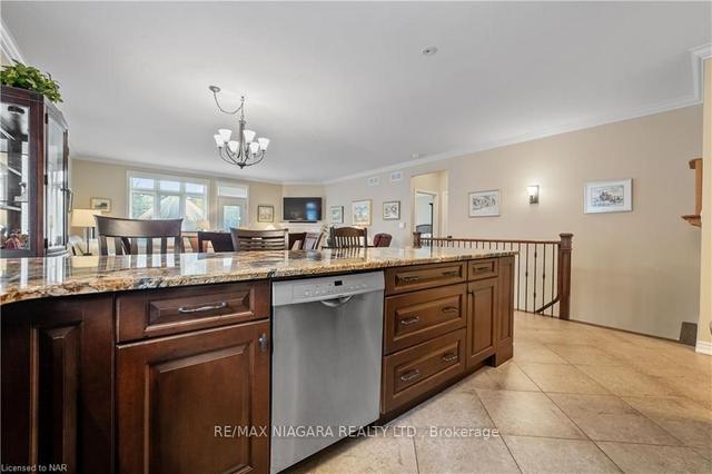 33 Hickory Ave, House detached with 2 bedrooms, 3 bathrooms and 4 parking in Niagara on the Lake ON | Image 37