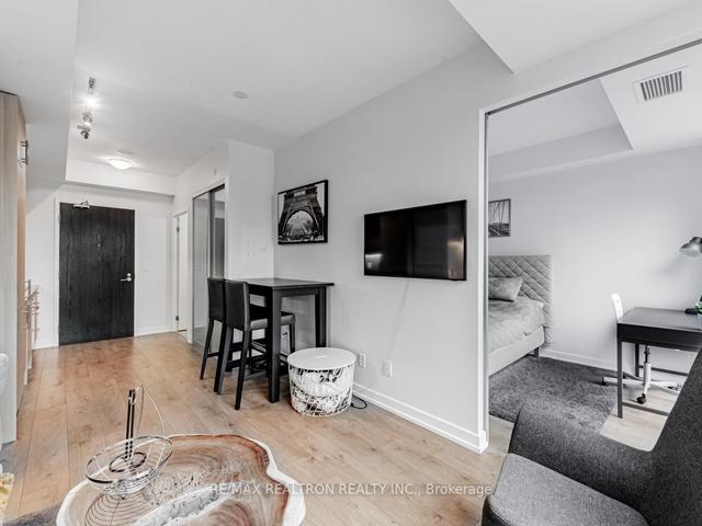 1202 - 297 College St, Condo with 1 bedrooms, 1 bathrooms and 0 parking in Toronto ON | Image 15