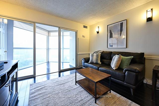 1107 - 7 Concorde Pl, Condo with 2 bedrooms, 2 bathrooms and 1 parking in Toronto ON | Image 25