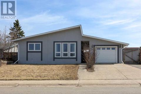 112 Beaconsfield, House detached with 4 bedrooms, 2 bathrooms and 4 parking in Wood Buffalo AB | Card Image