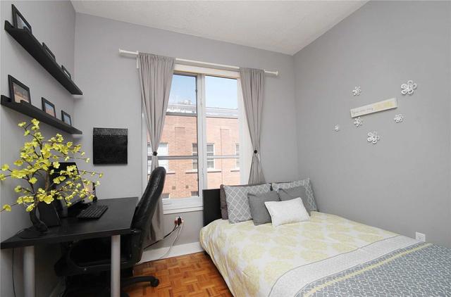 3 - 1388 Bloor St W, Townhouse with 2 bedrooms, 2 bathrooms and 1 parking in Toronto ON | Image 15