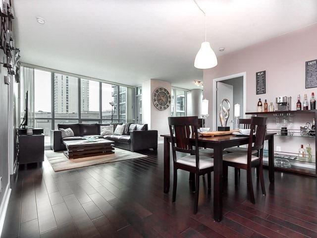 404 - 18 Harbour St, Condo with 2 bedrooms, 2 bathrooms and 1 parking in Toronto ON | Image 1