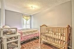 88 Dawson Cres, Townhouse with 3 bedrooms, 2 bathrooms and 2 parking in Brampton ON | Image 7