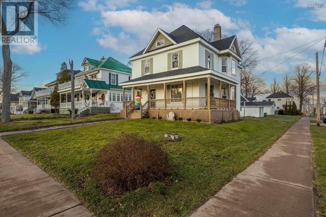 10 Albion Avenue, House detached with 4 bedrooms, 1 bathrooms and null parking in Stellarton NS | Image 2