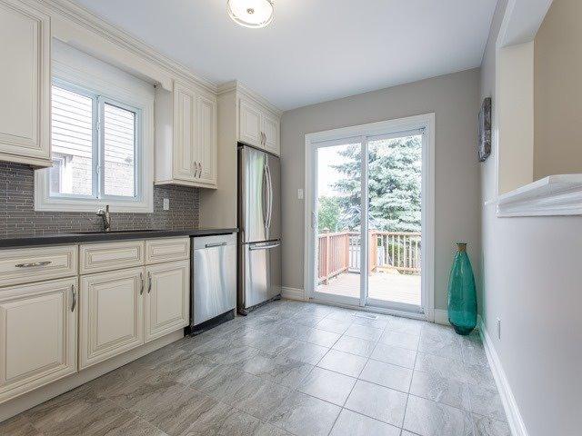 1594 Cuthbert Ave, House detached with 3 bedrooms, 4 bathrooms and 2 parking in Mississauga ON | Image 6
