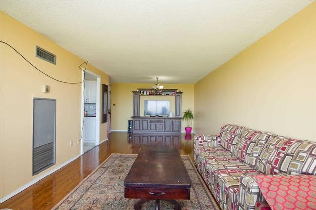 1105 - 10 Markbrook Lane, Condo with 2 bedrooms, 2 bathrooms and 1 parking in Toronto ON | Image 5