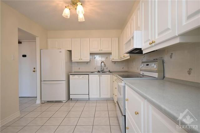 200 Lafontaine Avenue, Condo with 2 bedrooms, 2 bathrooms and 1 parking in Ottawa ON | Image 9