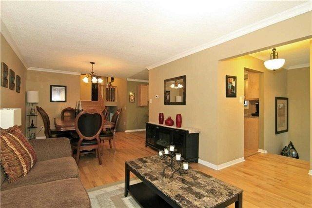 8 Trewartha Cres, House detached with 4 bedrooms, 3 bathrooms and 4 parking in Brampton ON | Image 7