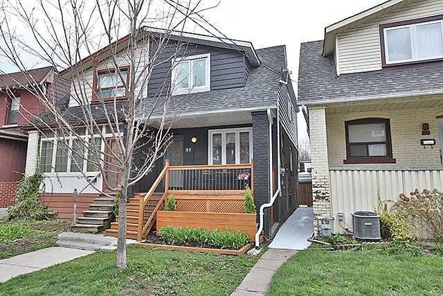 Upper - 37 Caroline Ave, House semidetached with 3 bedrooms, 1 bathrooms and 2 parking in Toronto ON | Image 1