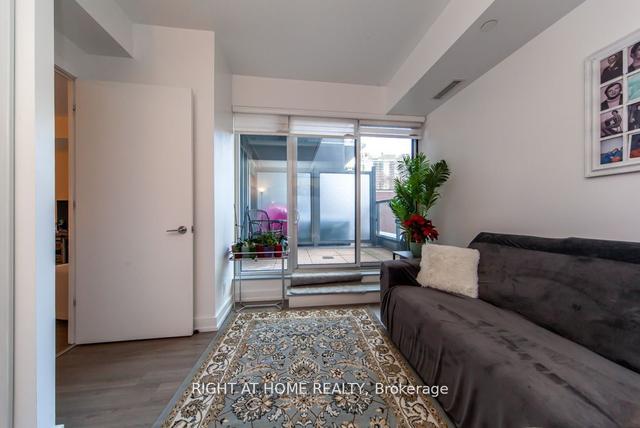 317 - 6 Parkwood Ave, Condo with 2 bedrooms, 1 bathrooms and 1 parking in Toronto ON | Image 9