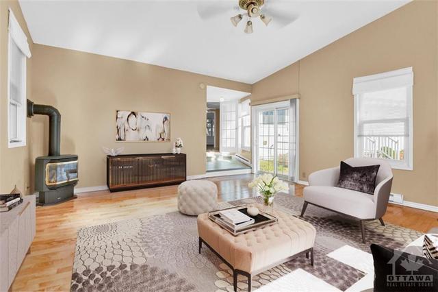 53 Biscayne Crescent, House detached with 4 bedrooms, 3 bathrooms and 3 parking in Ottawa ON | Image 7