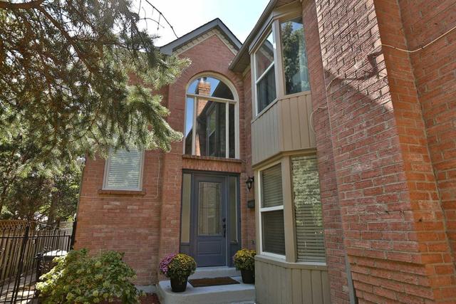 4584 Glastonbury Pl, House detached with 4 bedrooms, 4 bathrooms and 4 parking in Mississauga ON | Image 2