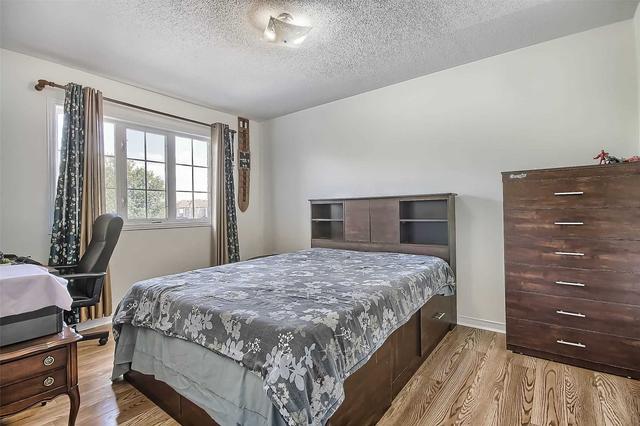 35h View Green Cres, House attached with 3 bedrooms, 4 bathrooms and 4 parking in Toronto ON | Image 21