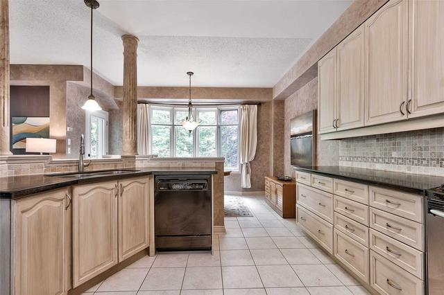 2132 Pinevalley Cres, House attached with 3 bedrooms, 3 bathrooms and 4 parking in Oakville ON | Image 35
